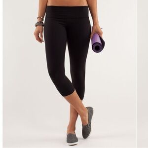 LULULEMON cropped wunder under leggings size 8